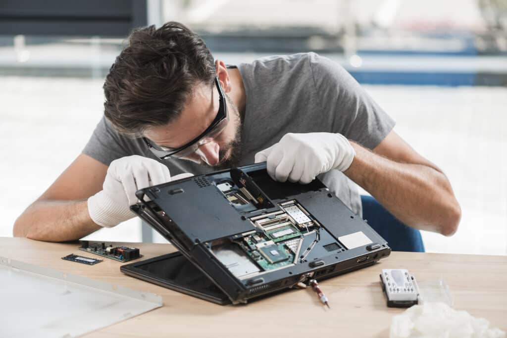 Laptop-Reparatur vor Ort in Essen Laptop-Reparatur vor Ort in Essen